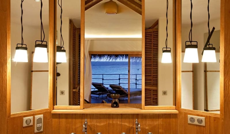 Constance Moofushi-Water Villa Bathroom_4841